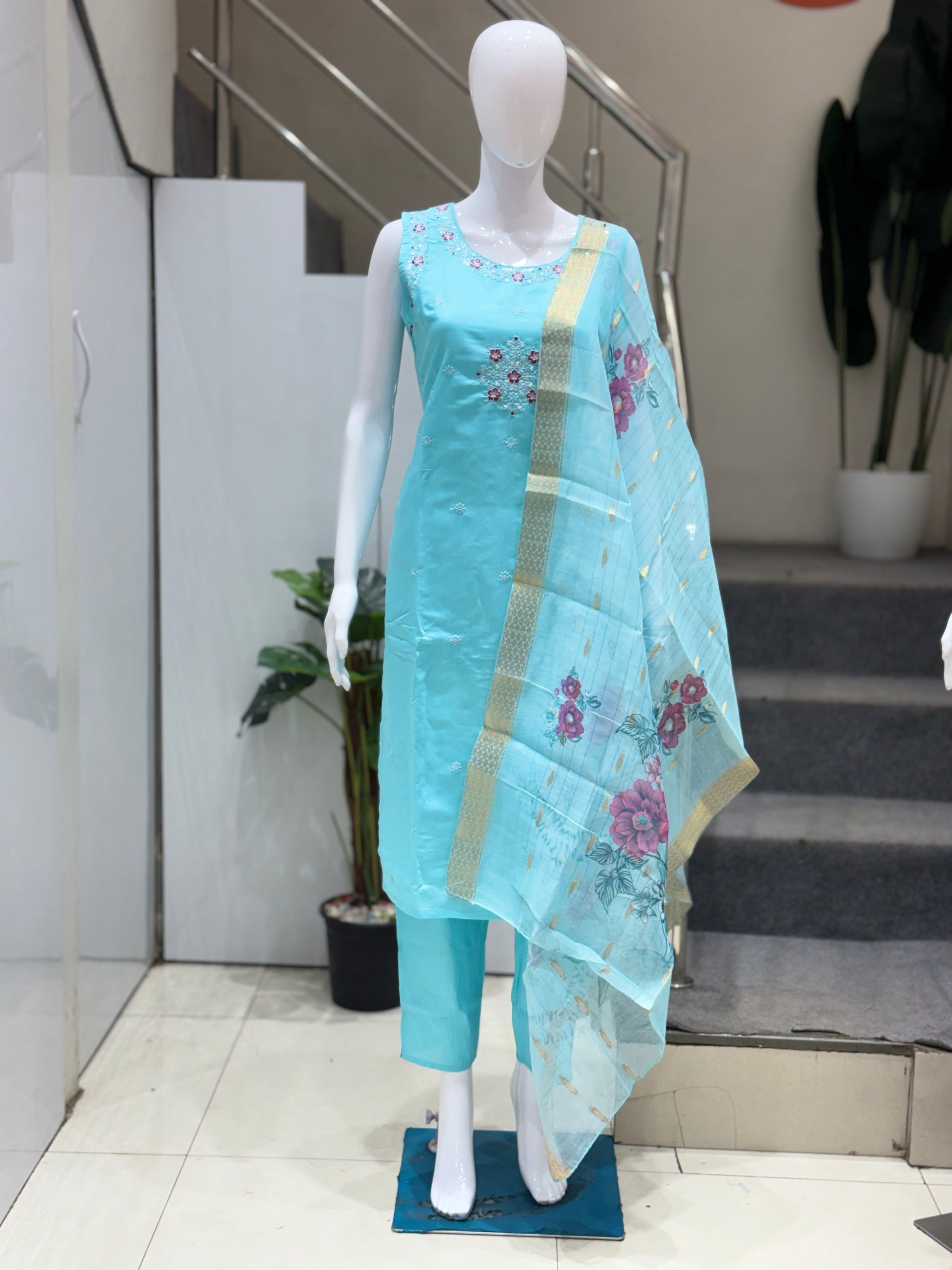 Embroidery Kurta Set