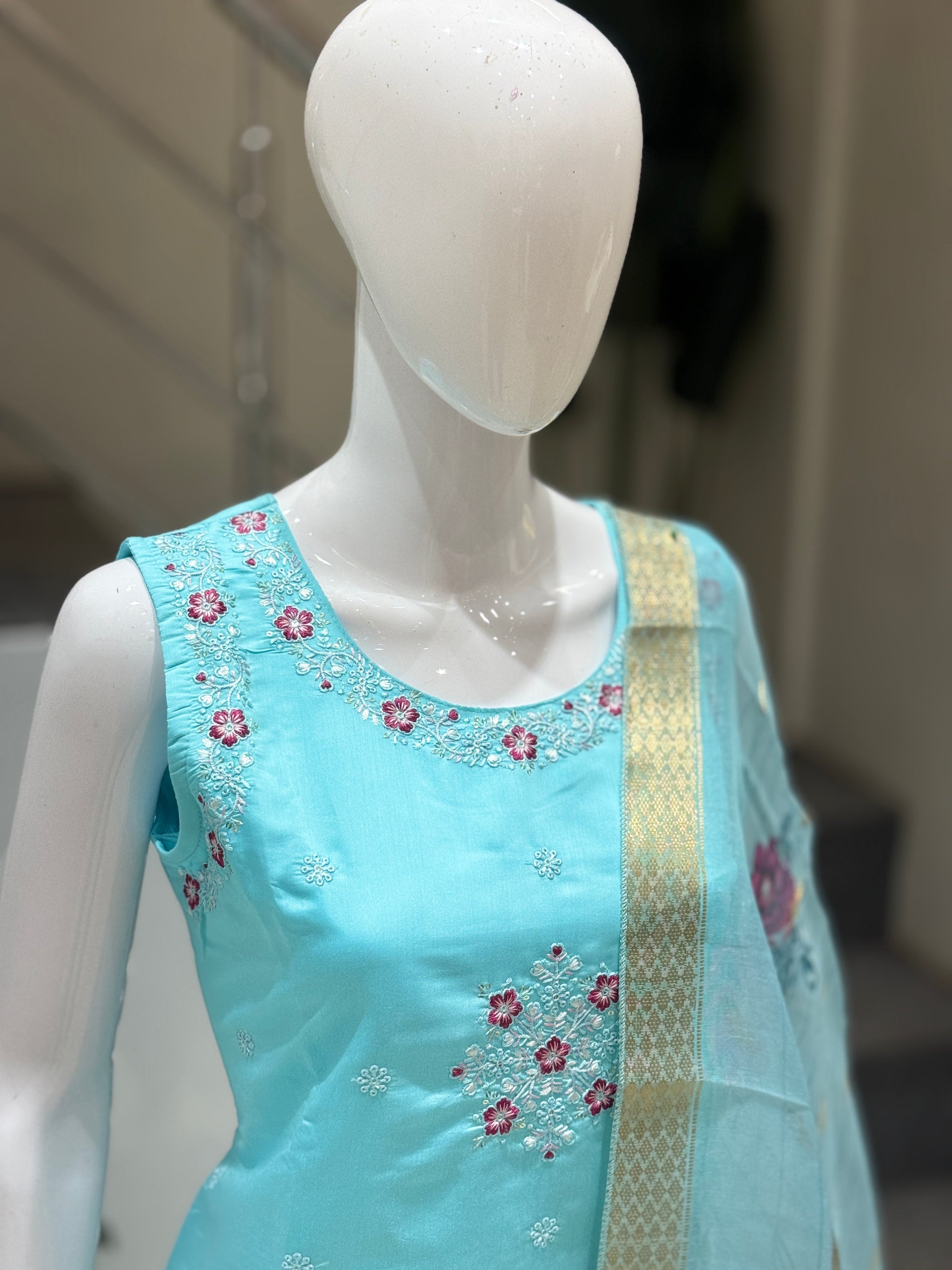Embroidery Kurta Set